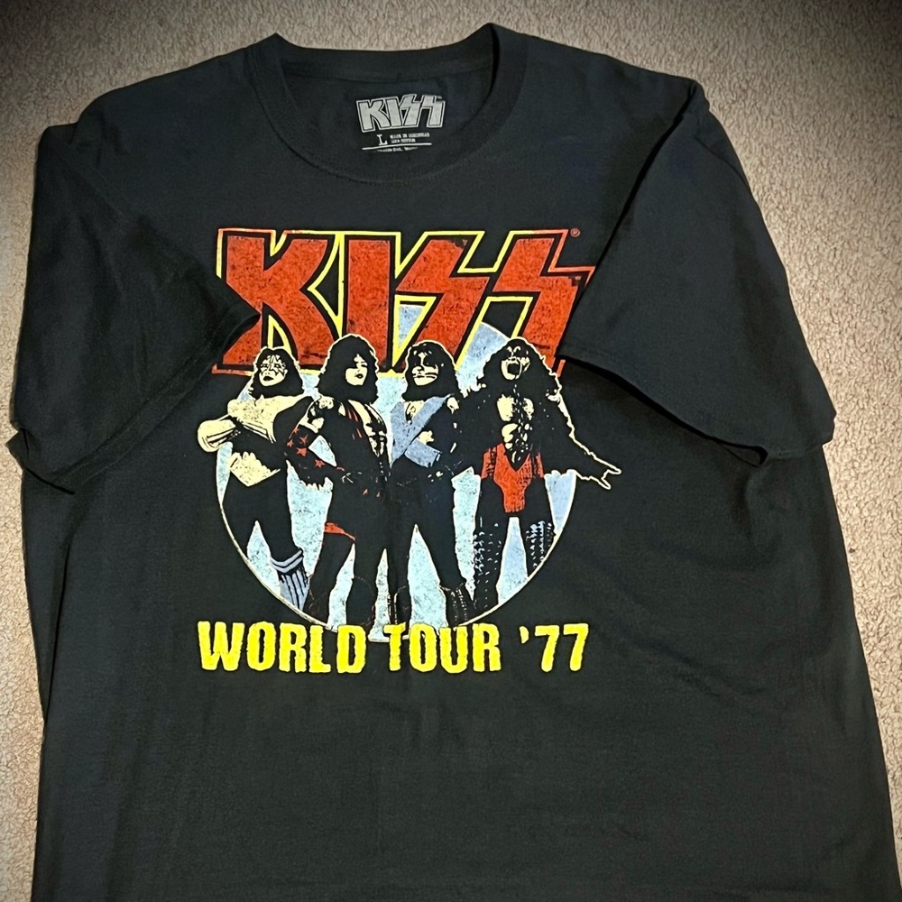 Vintage Kiss T-Shirt.